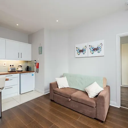 Apartment D-6 *