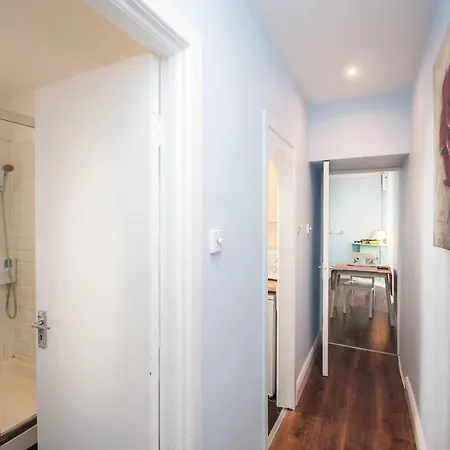 Apartment D-6 *