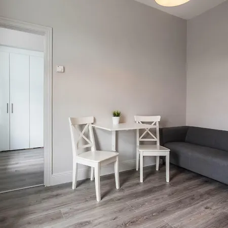 Apartament D-6 *