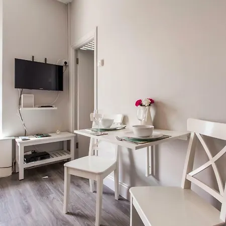 D-6 Apartament *